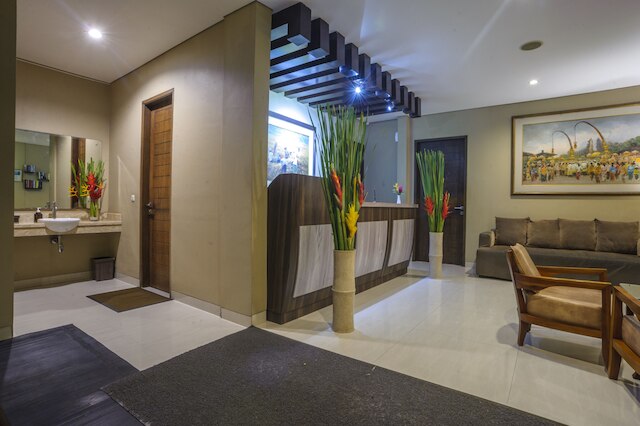 ド ペンジョール スミニャック ホテル