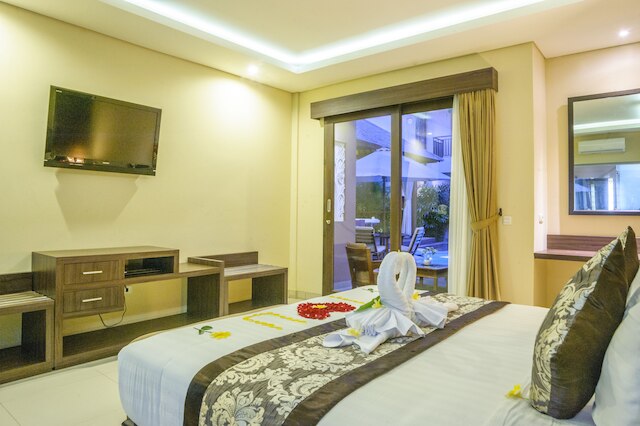 ド ペンジョール スミニャック ホテル