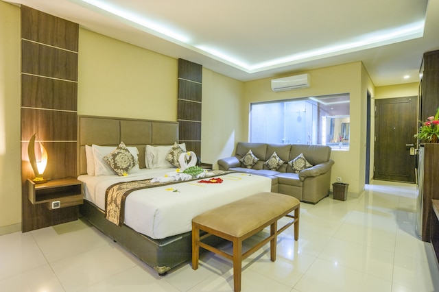 ド ペンジョール スミニャック ホテル