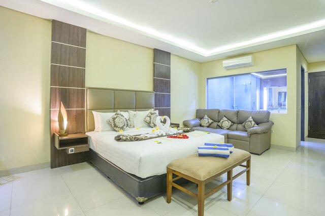 ド ペンジョール スミニャック ホテル