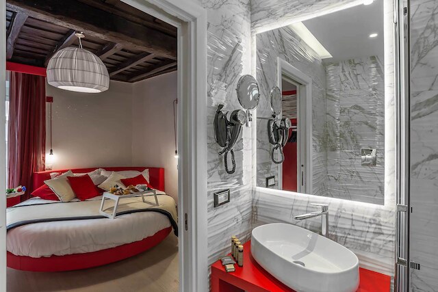 スパーニャ ラグジュアリー エン トレヴィ