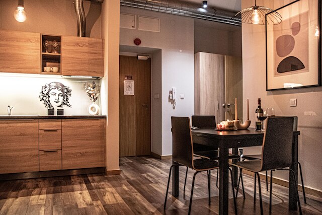 ワイン アパートメンツ