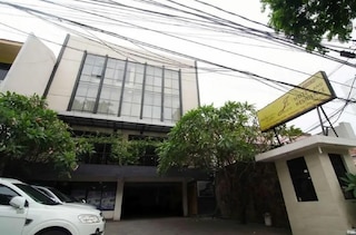 レッドドアーズ ニア グベン ステーション