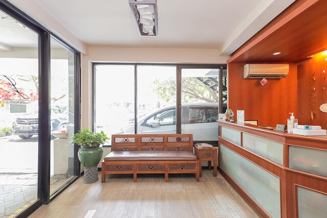 レッドドアーズ ニア グベン ステーション