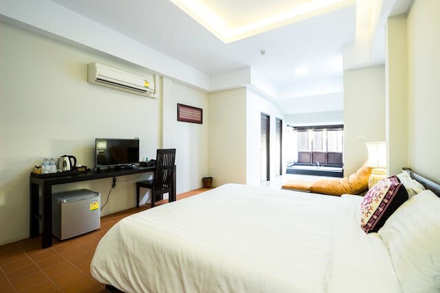 ジャマデヴィ ホテル