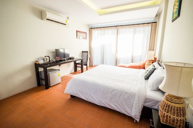 ジャマデヴィ ホテル