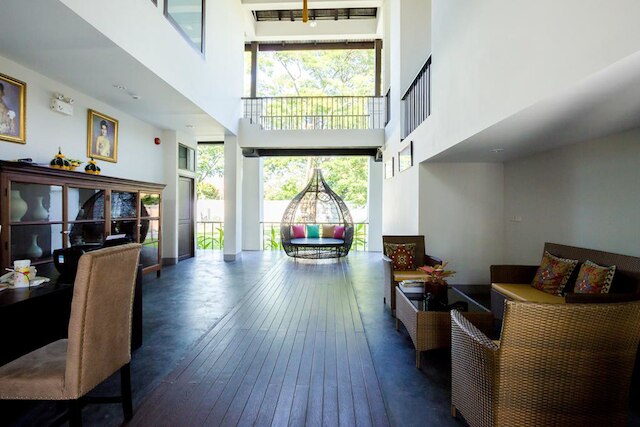 ジャマデヴィ ホテル