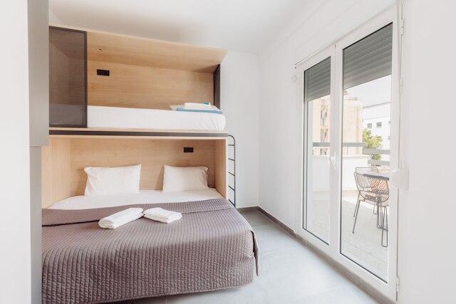 アシンズ バックパッカーズ