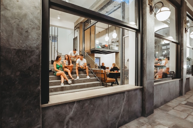 アシンズ バックパッカーズ