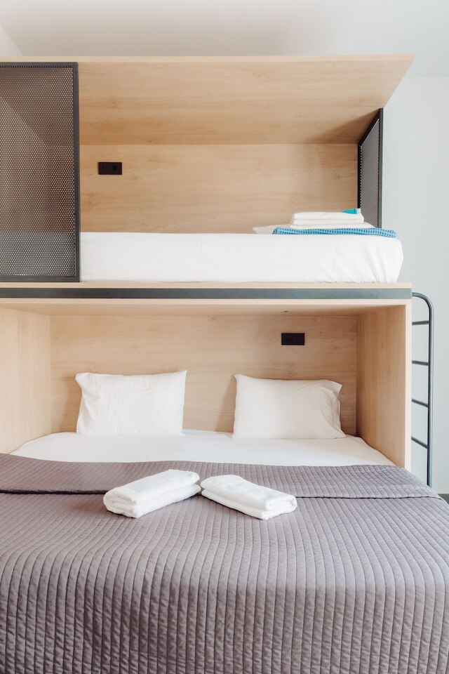 アシンズ バックパッカーズ