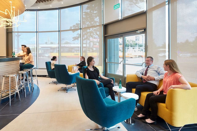 ゴールデン チューリップ ワルシャワ エアポート