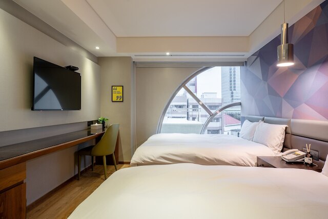 チェック イン 台中 ウェンシン ジョンチン (雀客旅館台中文心中清)