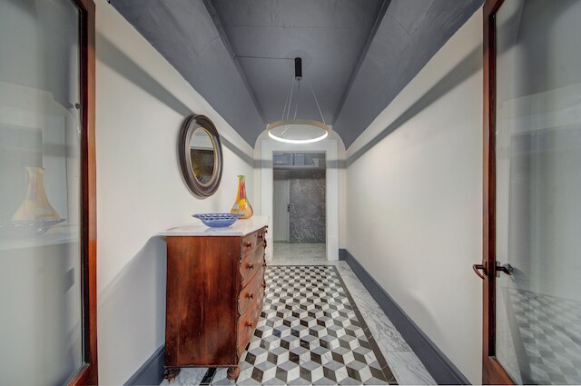 ザ ハウス イン オールド ミント ストリート