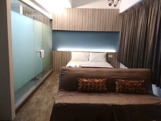 ザ ヴァーヴ ホテル