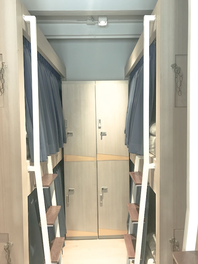 キンノン デラックス ホステル コワーキング カフェ