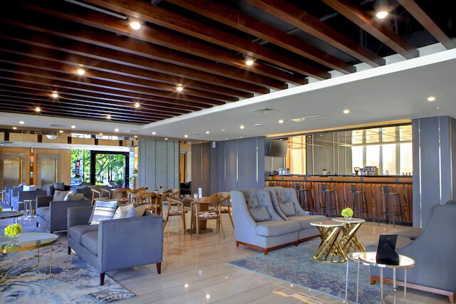 ホテル ダファム パシフィック シーザー スラバヤ