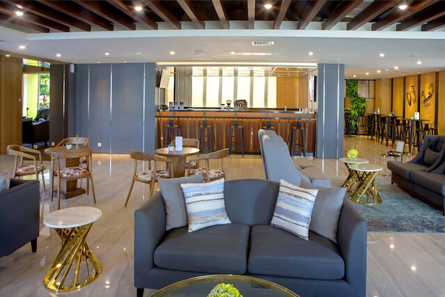 ホテル ダファム パシフィック シーザー スラバヤ