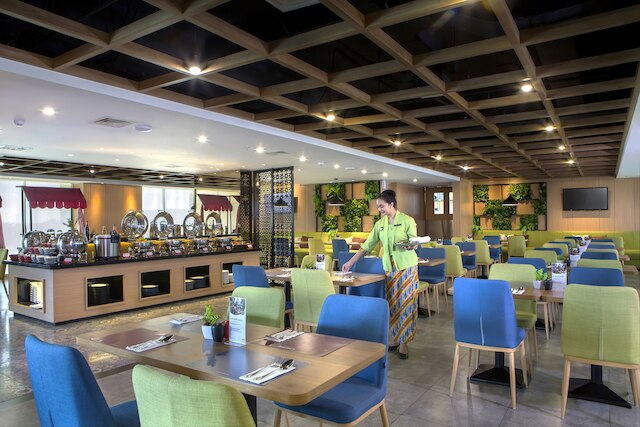 ホテル ダファム パシフィック シーザー スラバヤ