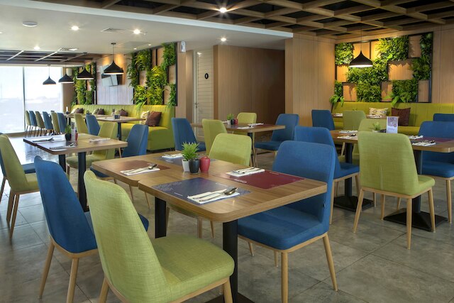 ホテル ダファム パシフィック シーザー スラバヤ