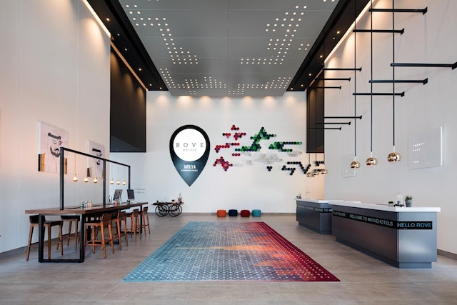 ロヴ トレード センター