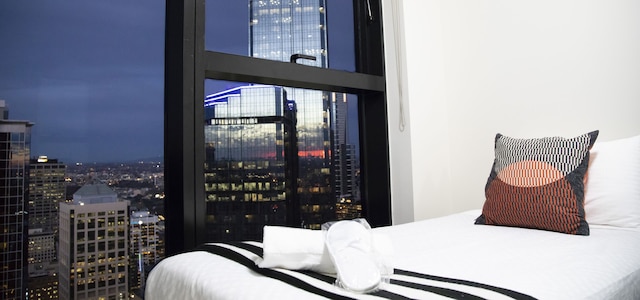 オージー エスケープ アパートメンツ - スカイライン コリンズ タワー