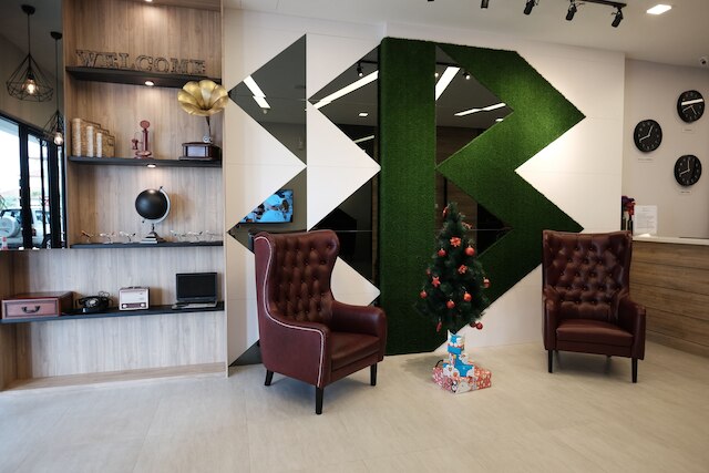 B ロット ホテル