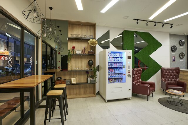 B ロット ホテル