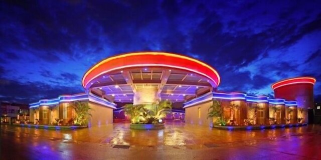 ル シャトー ホテル (麗堡休閒精品汽車旅館)