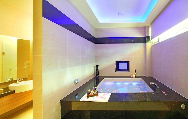 ル シャトー ホテル (麗堡休閒精品汽車旅館)