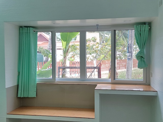 コ ムック ホステル