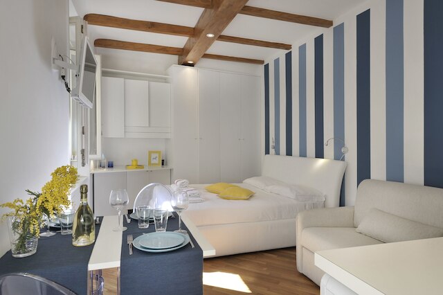 アット ホーム ハート オブ ミラノ - マンゾーニ