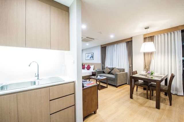 バーガンディー レジデンス