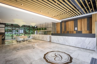 グリーン ワールド ナンガン ホテル (洛碁大飯店南港館)