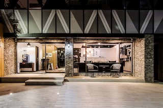 RF ホテル リンセン (RF 富裕自由旅店-林森館)