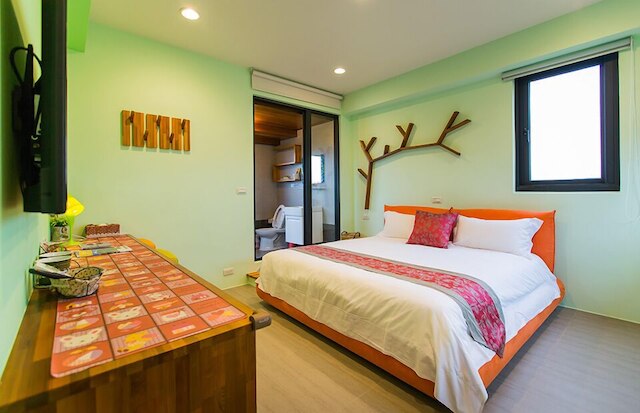 ランヤン b エン b (蘭陽溪口海景民宿)