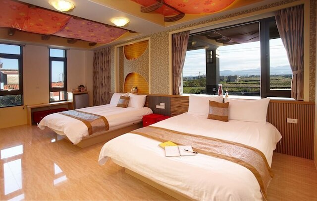 ランヤン b エン b (蘭陽溪口海景民宿)