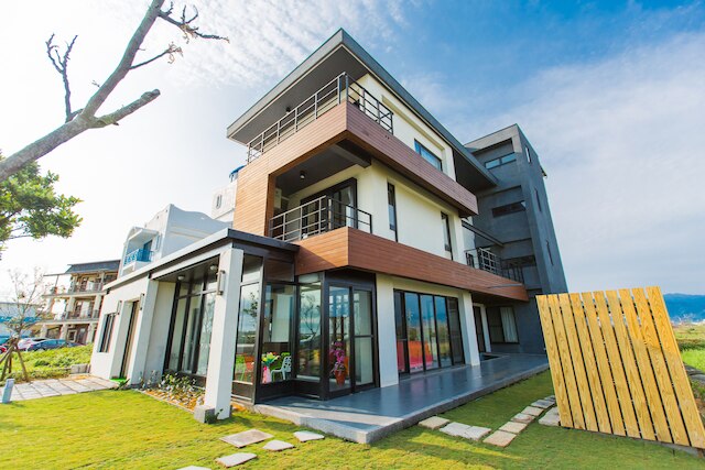 ランヤン b エン b (蘭陽溪口海景民宿)