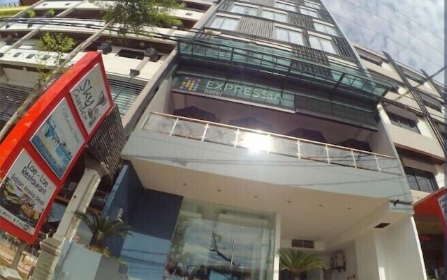 エクスプレシア ホテル マカッサル