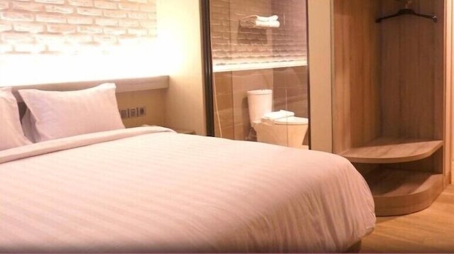 エクスプレシア ホテル マカッサル