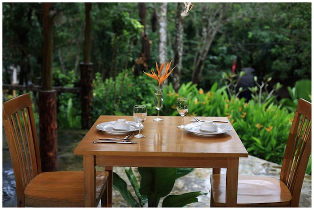 コ ムック ラバーツリー バンガロー