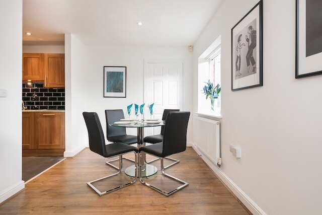 ブルーストーン アパートメンツ - ディズベリー