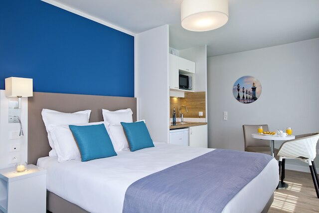 レジドーム パリ ガール ドゥ リヨン - ジャクリーヌ ドゥ ロミリ