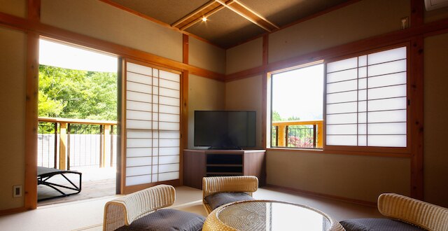 湯山荘 阿讃琴南