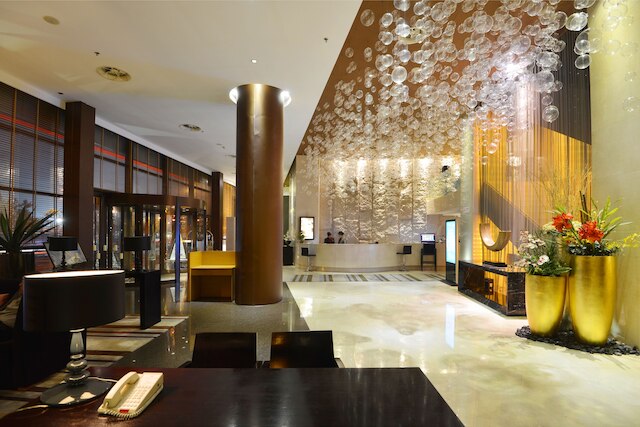 青島ウーシェングアン ホリデイ ホテル (武胜关度假酒店)