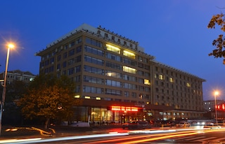 青島ウーシェングアン ホリデイ ホテル (武胜关度假酒店)