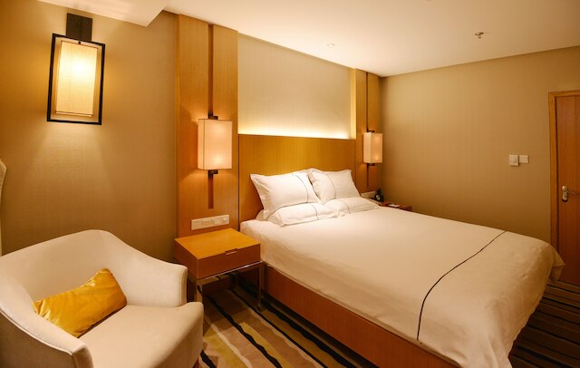 青島ウーシェングアン ホリデイ ホテル (武胜关度假酒店)