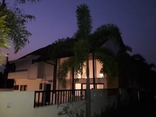 ラッシュ レイクサイド ヴィラ