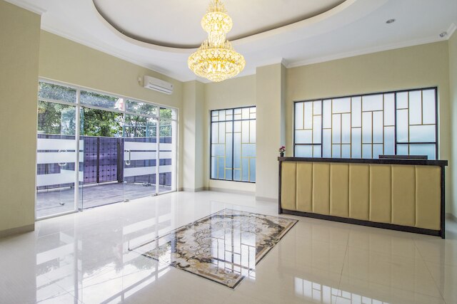 レッドドアーズ プラス アット シデン バラット