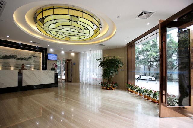 広州シーマンズ クラブ (广州海员俱乐部)