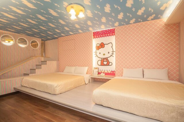 チェリー ブロッサム モーテル (櫻花村汽車旅館)